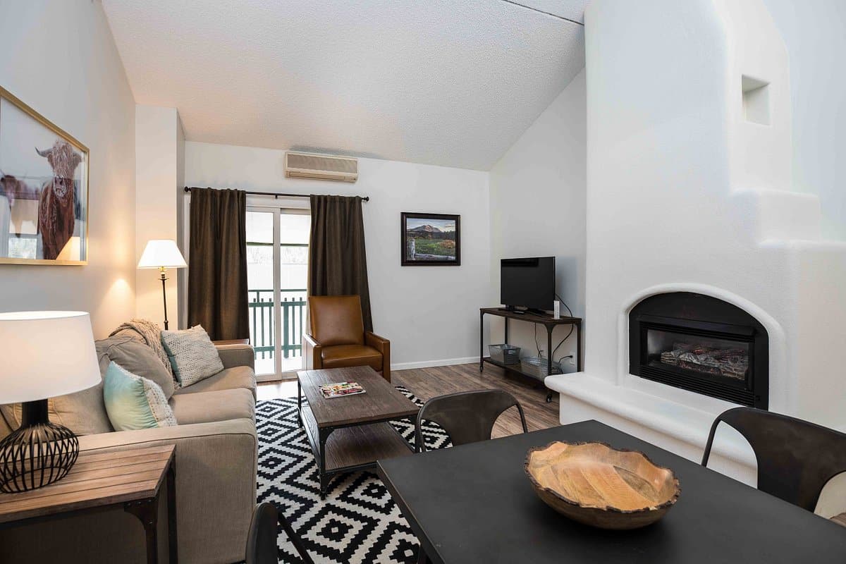 2-bedroom-condo (3)