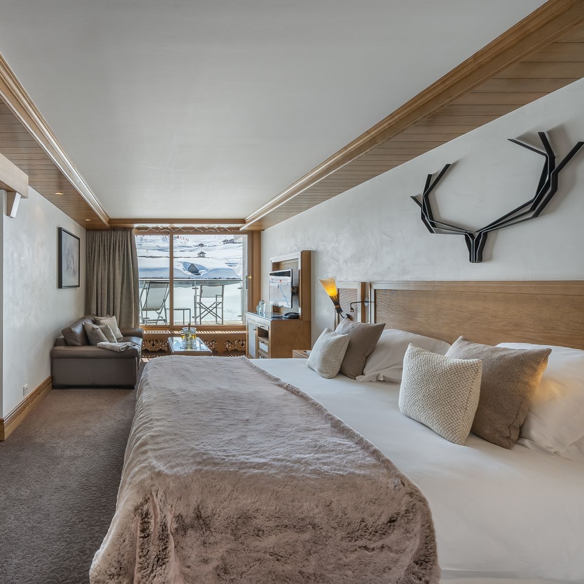 4901610-1479839_1535_0_3141_3141_1200_1200