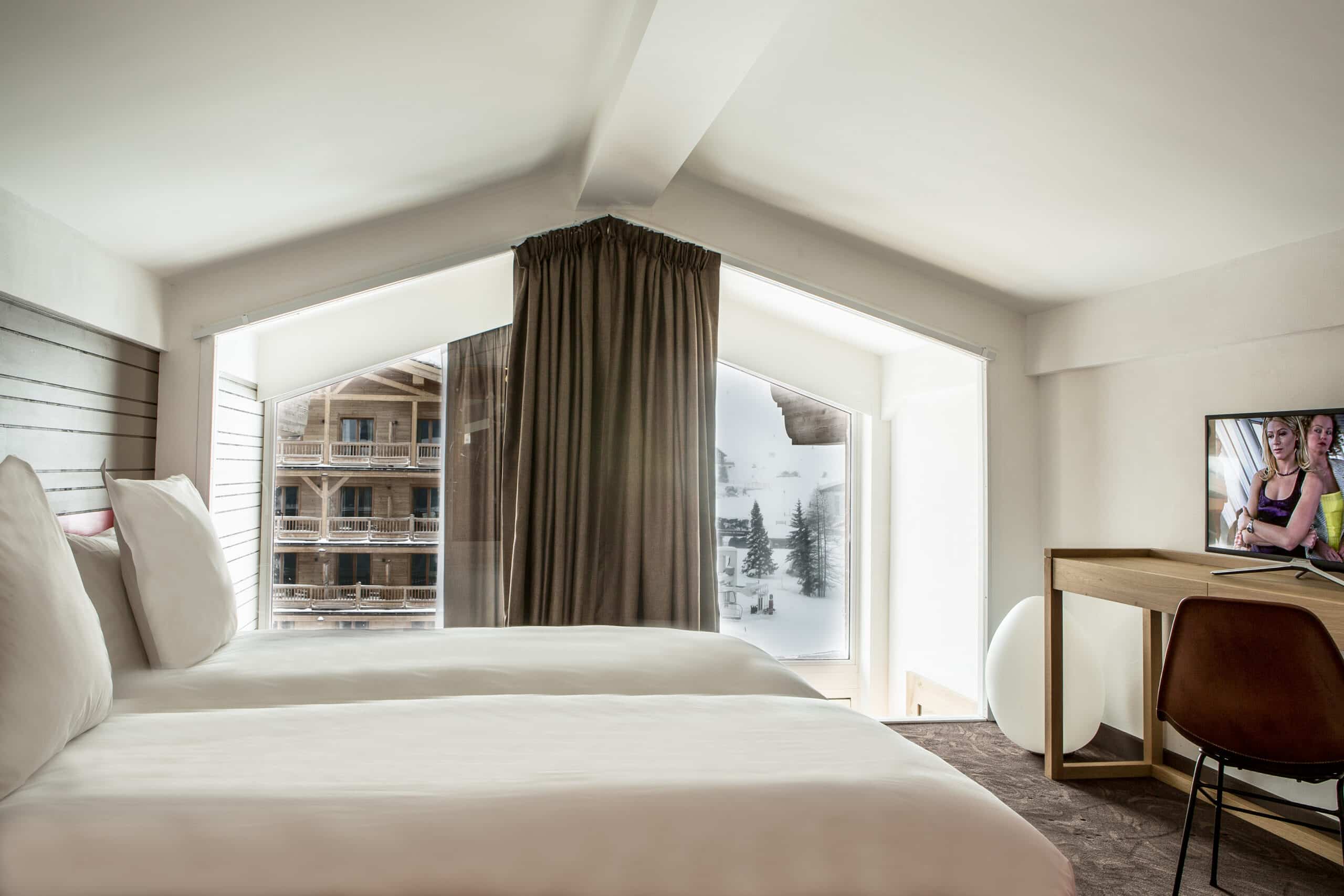 85ORMELUNE-TRI180118013076