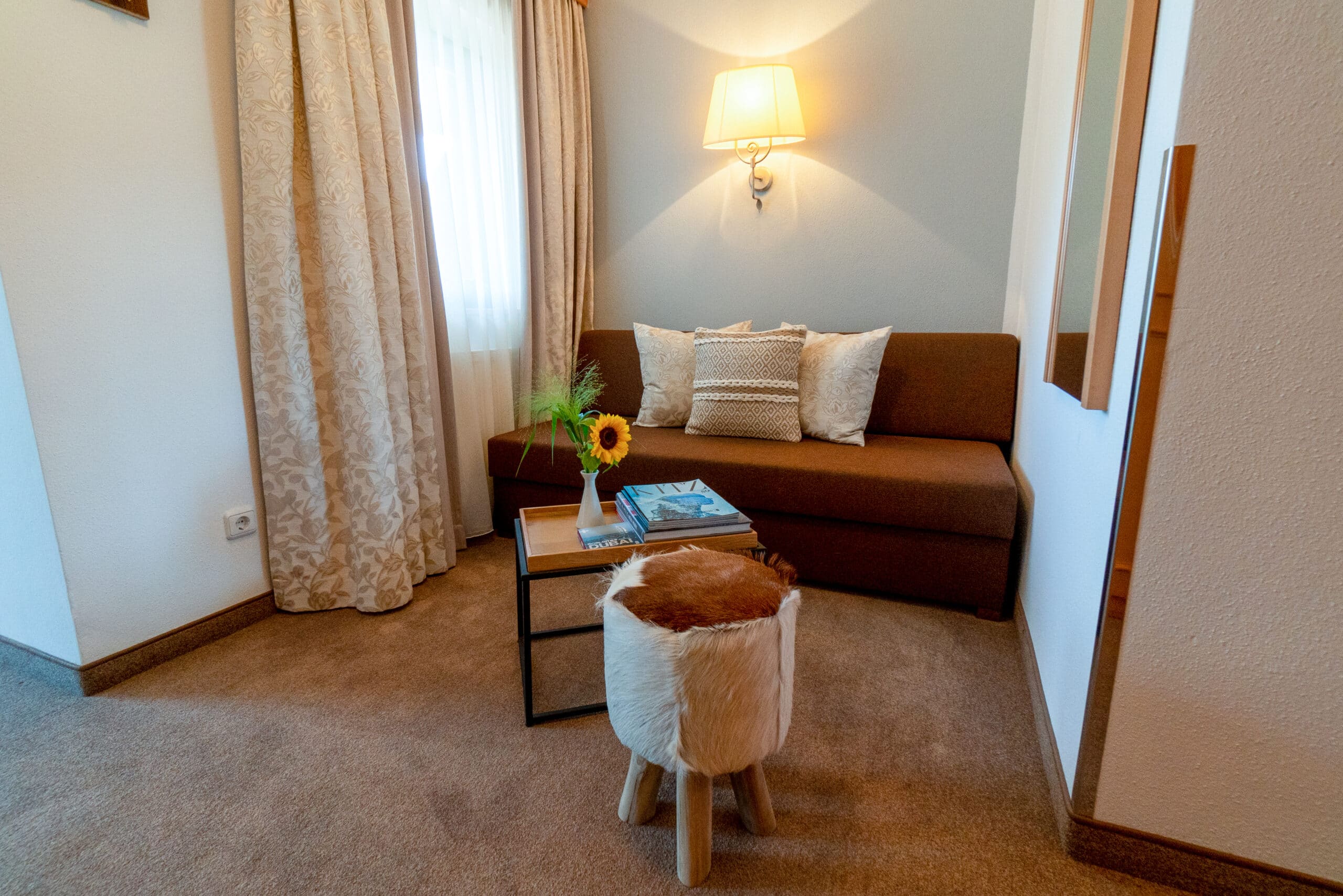 DZD-205-Couchecke-scaled