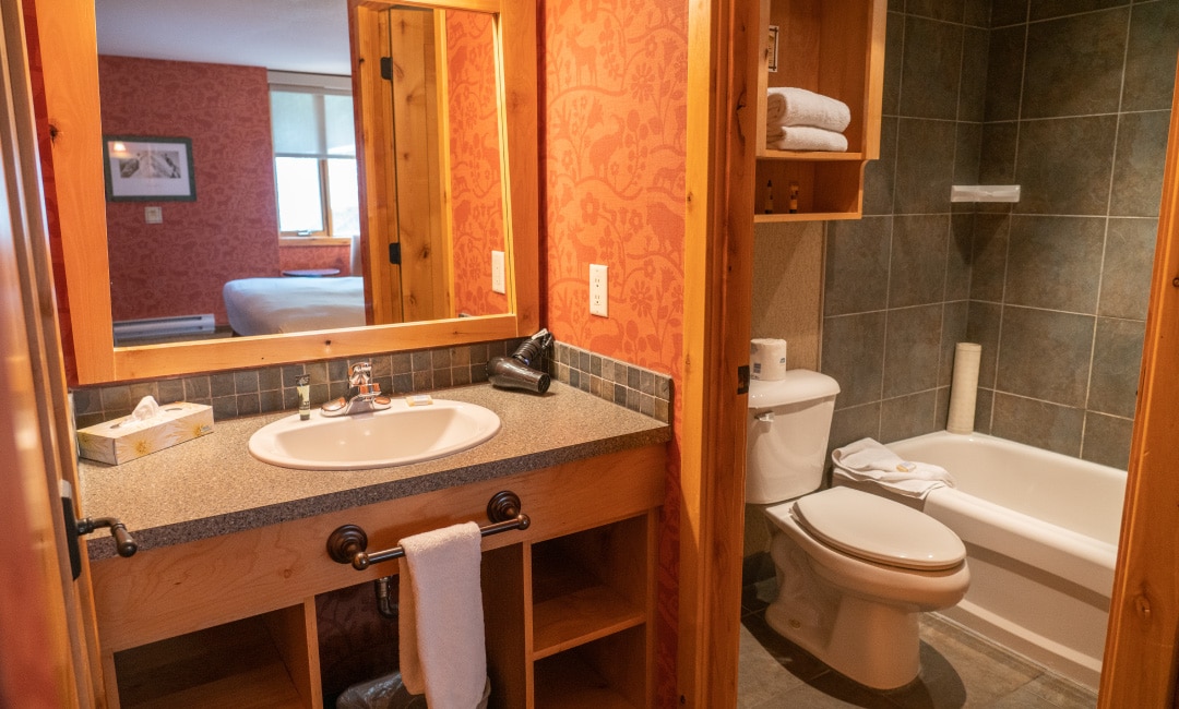 FOX-6-Sup1BedSuiteBalc