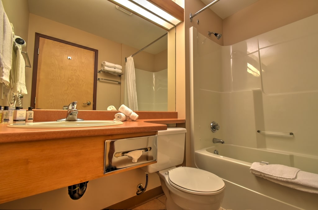 IBW SUP BATHROOM-1024x678_52