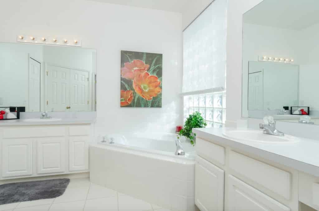 LakesideVilla-Masterbath