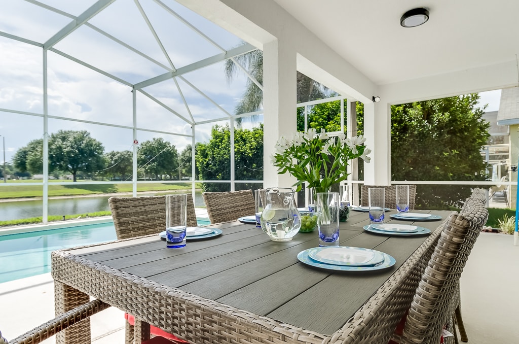 LakesideVilla-Patio-1