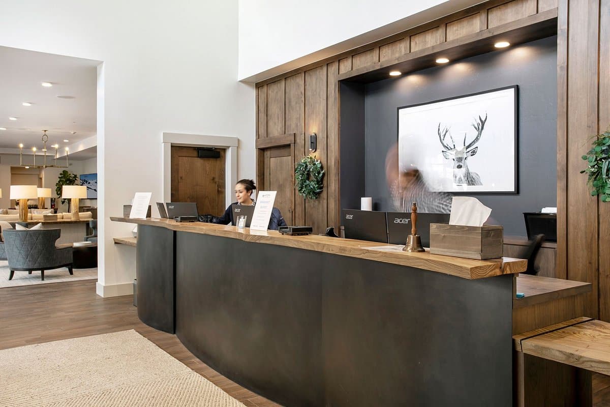antlers-at-vail-front