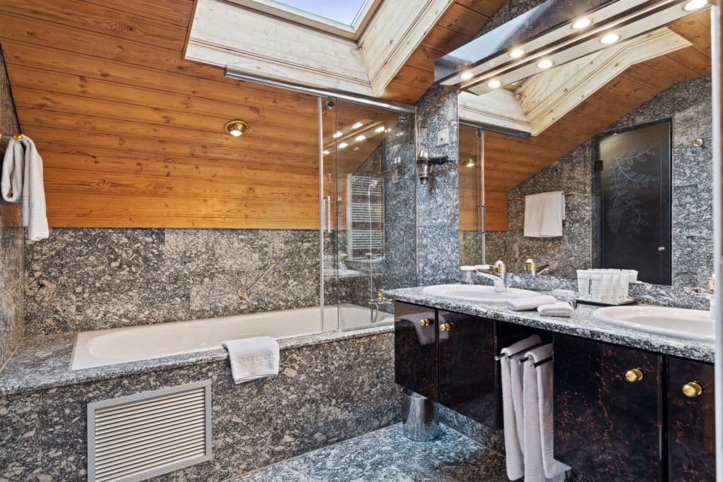 chalet-suite-matterhorn-bath-1-1024x683
