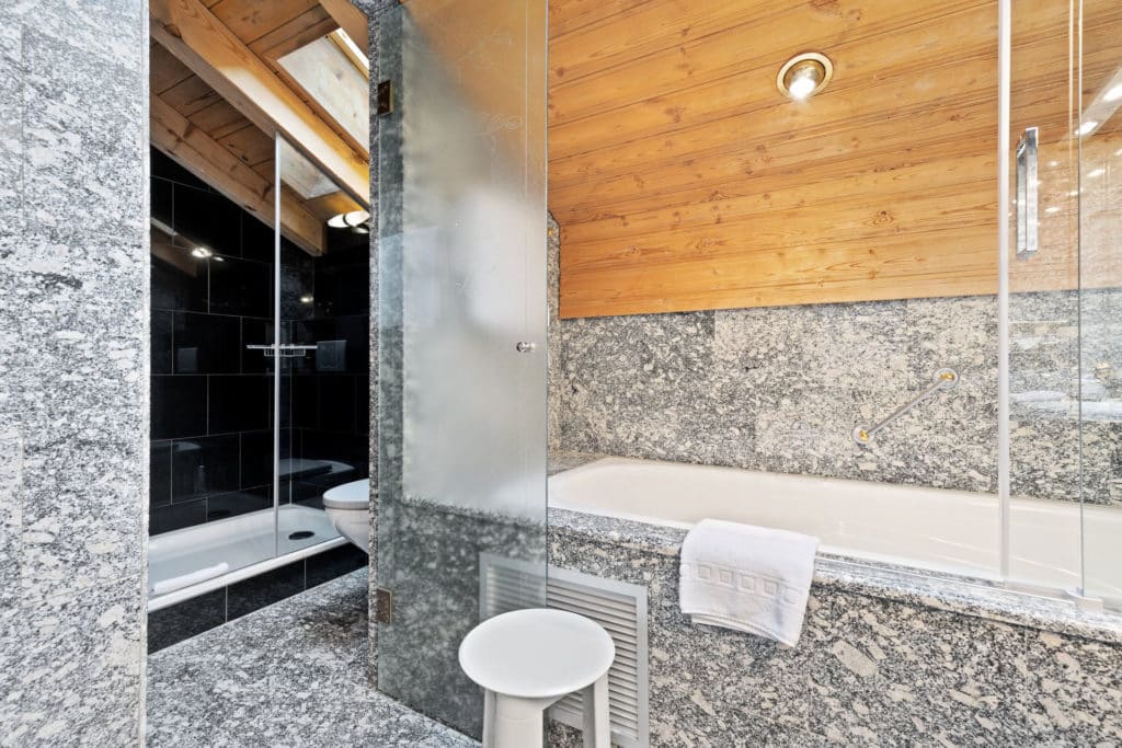 chalet-suite-matterhorn-bath-3-1024x683