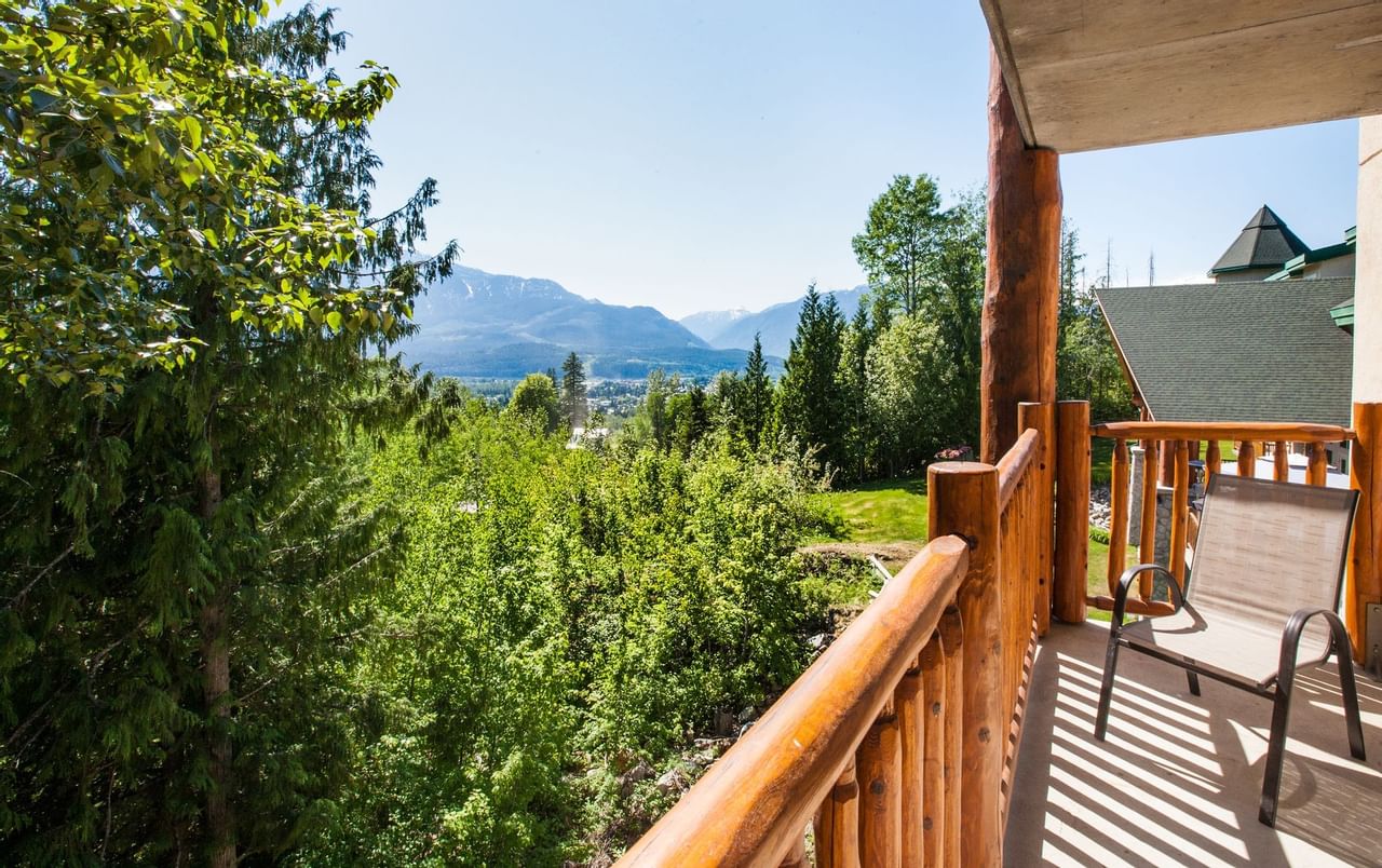 coast-hillcrest-hotel-executive-jacuzzi-1-king-bed-view-1