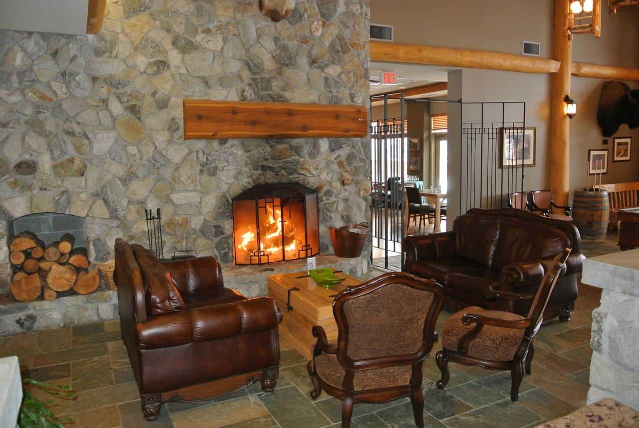 coast-hillcrest-hotel-lobby-4