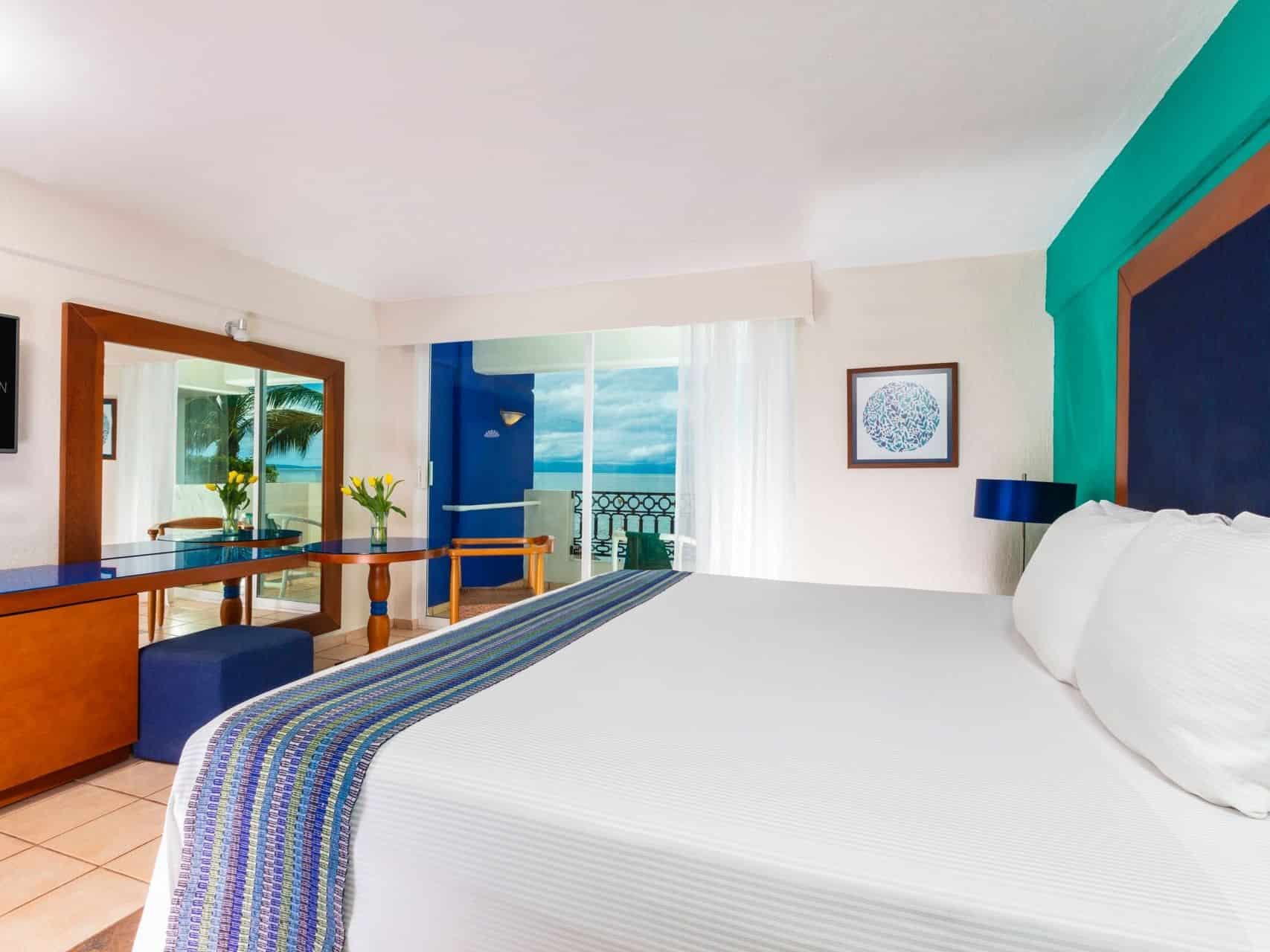 cpgpv-deluxeoceanfront-room-kingsize-1_standard