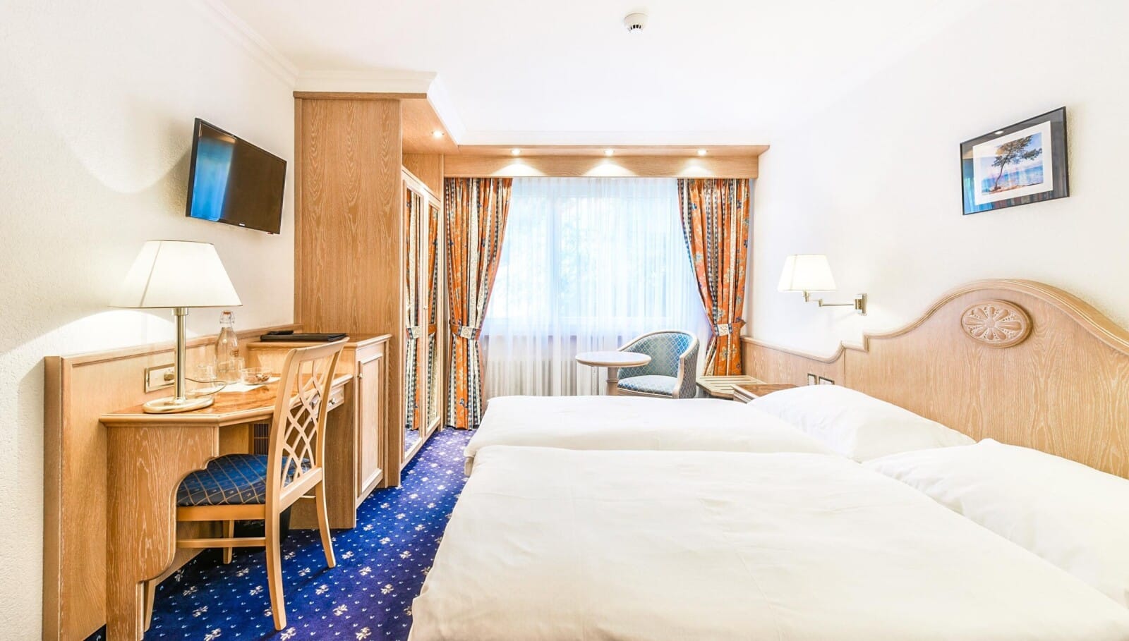 doppelzimmer-standard-21-zimmer-alpenroyal-zermatt-02