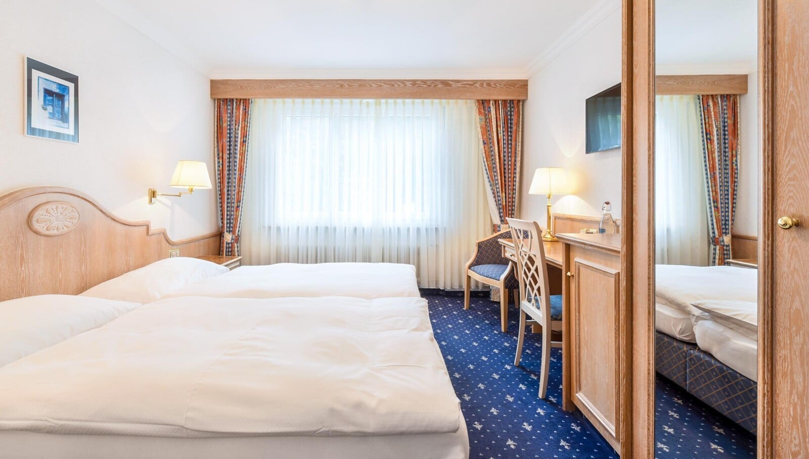 doppelzimmer-standard-26-zimmer-alpenroyal-zermatt-02