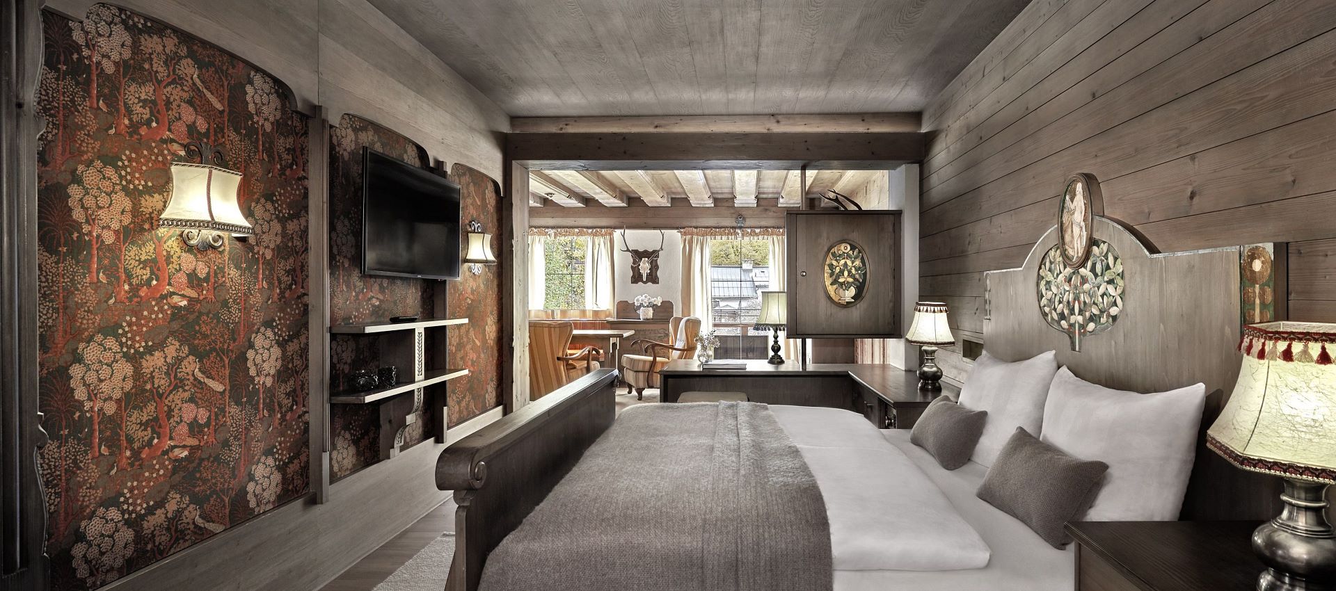 geraeumige-luxus-suite-im-hotel-goldener-greif-kitzbuehel-tirol