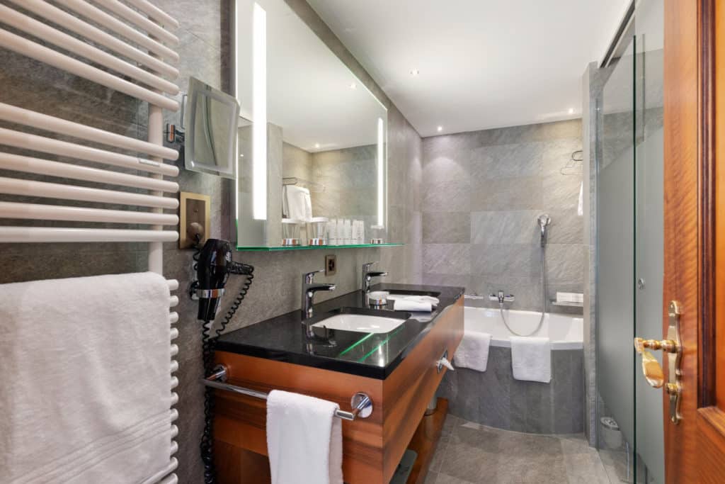 grand-suite-matterhorn-bath-1-1024x683