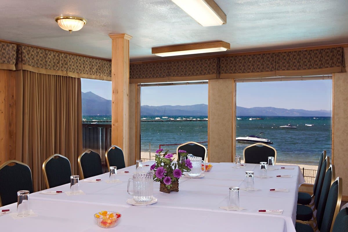 lakeview-meeting-room