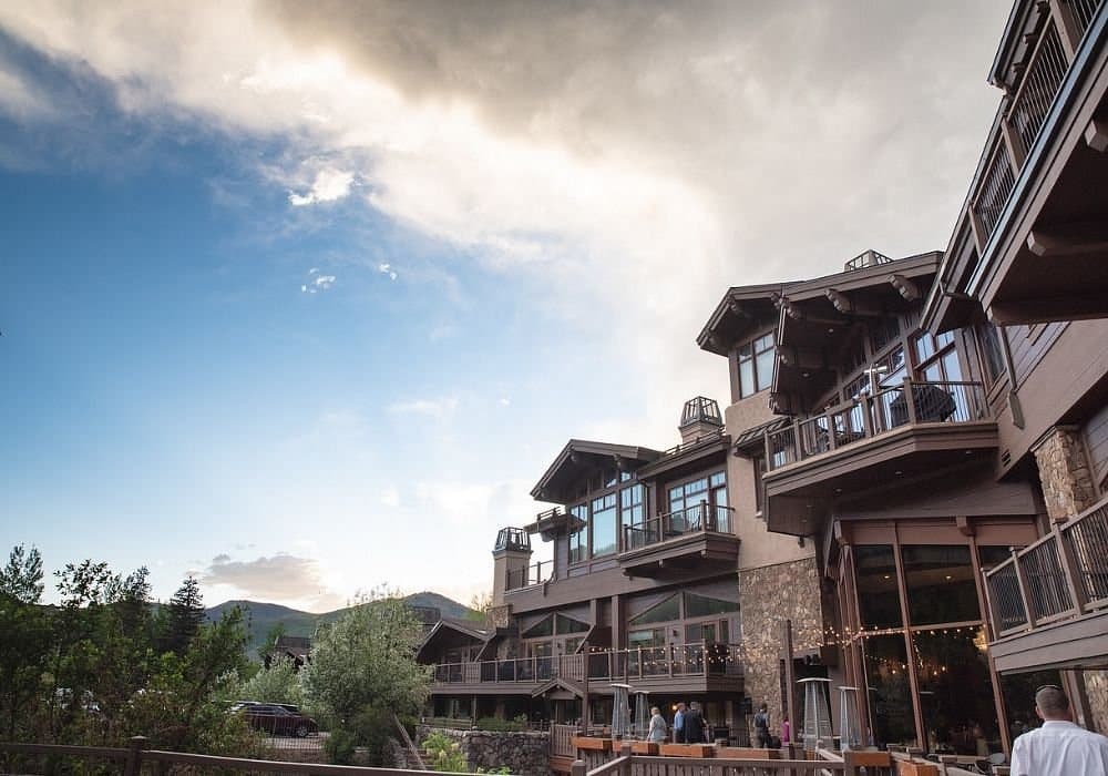 manor-vail-lodge-summer (1)