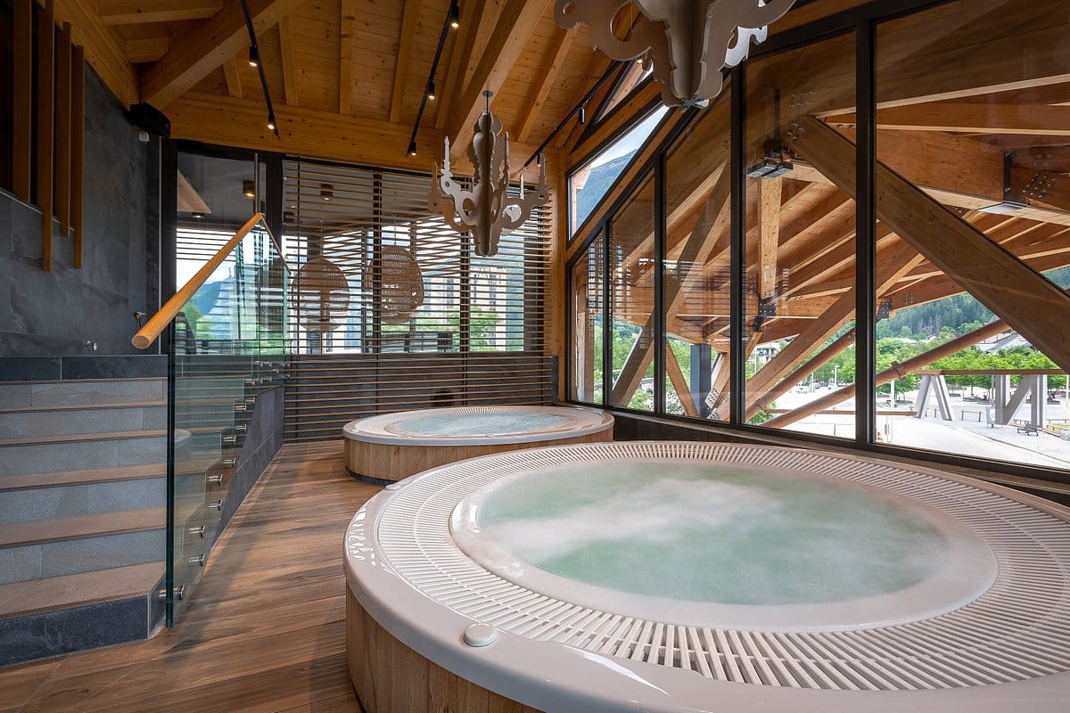 spa-jacuzzi (1)