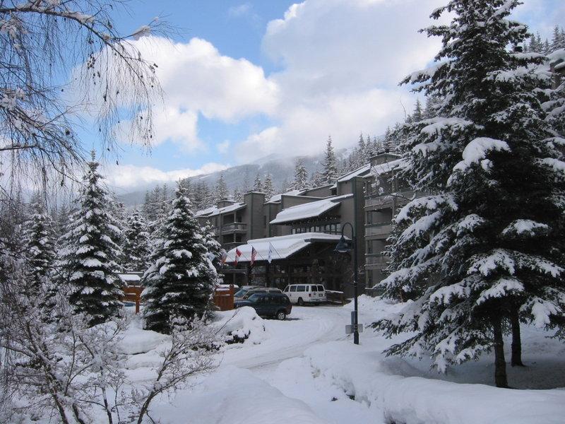 tantalus-exterior-winter