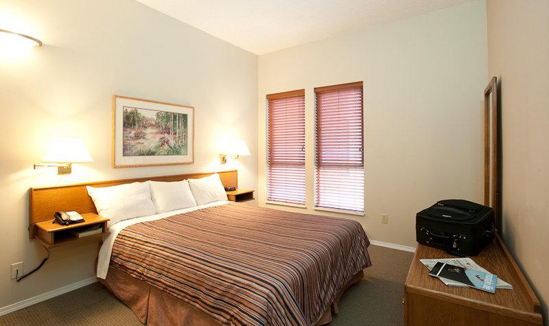 tantalus-master-bedroom