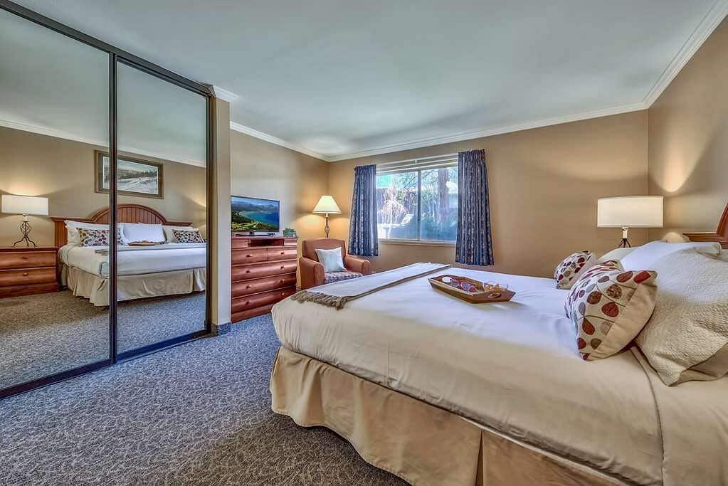 two-bedroom-suite-pool (3)