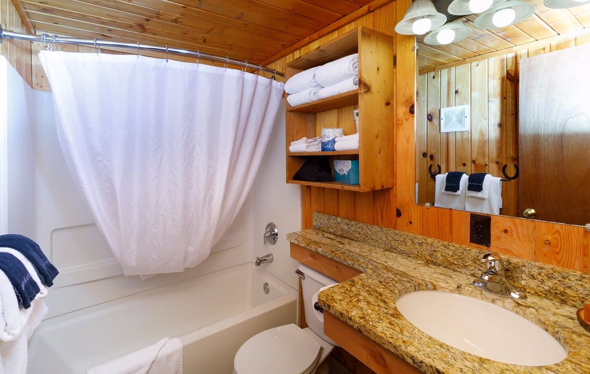 two-queen-deluxe (1)