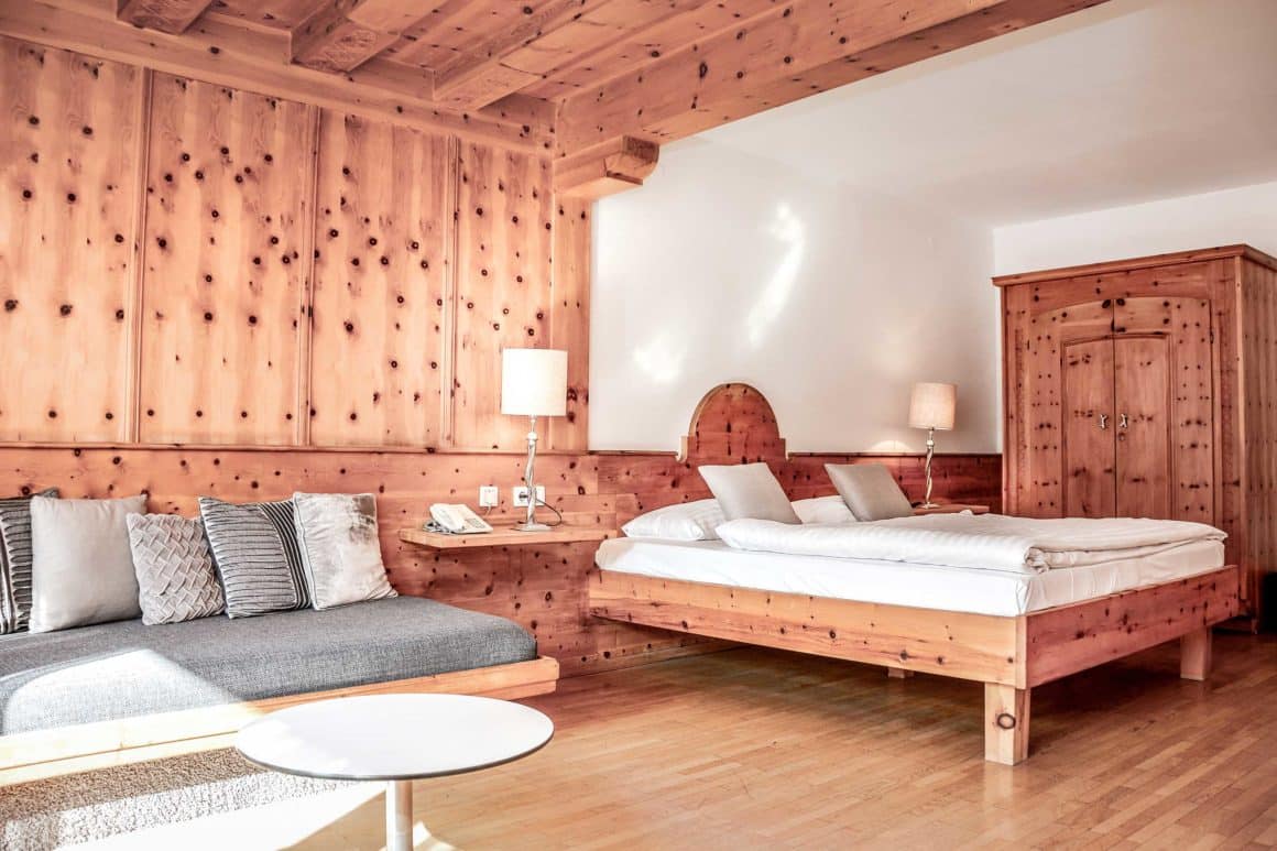 xDoppelzimmer_Hahnenkamm_Teaserbild-1160x773.jpg.pagespeed.ic.uP5UB1Mw3Y