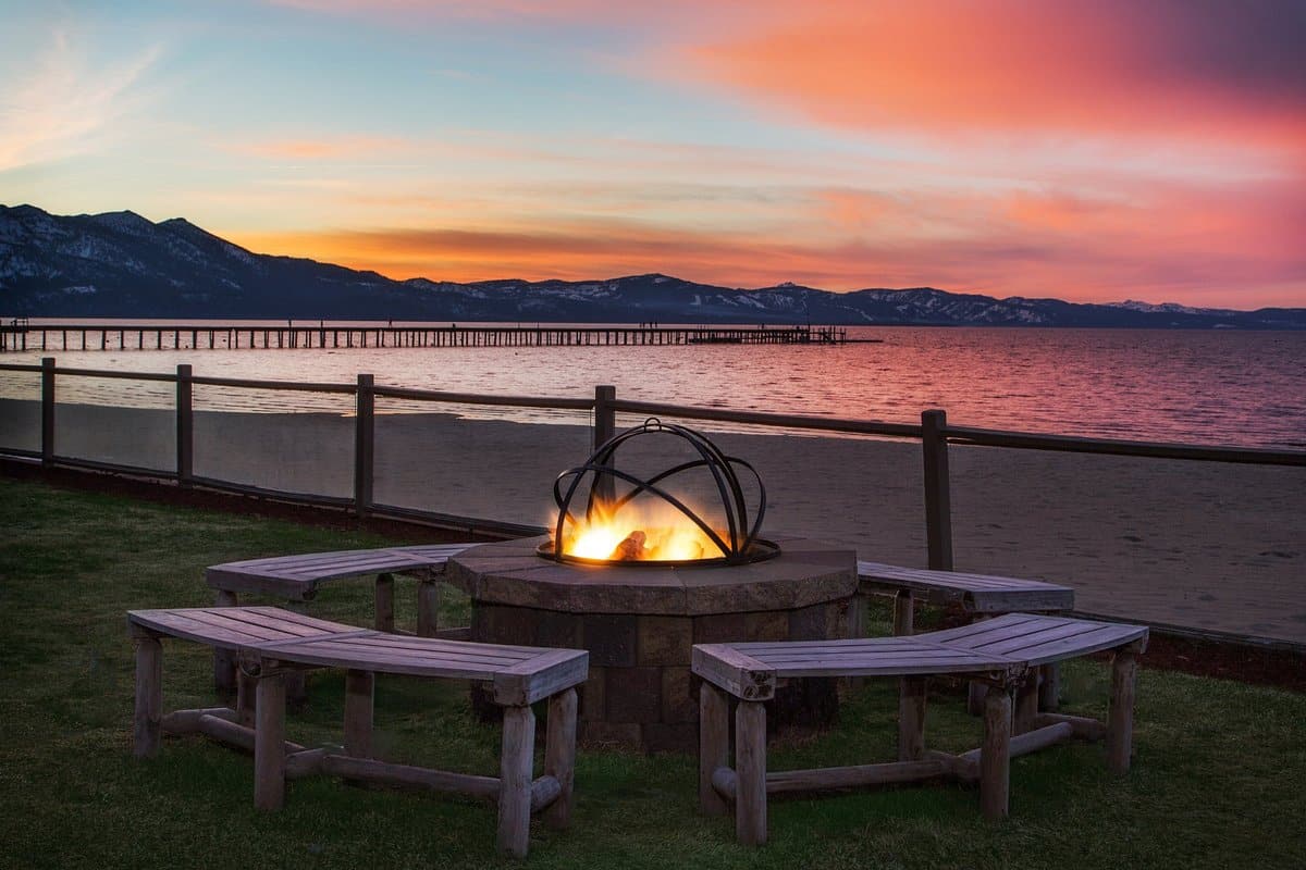 year-round-outdoor-firepit