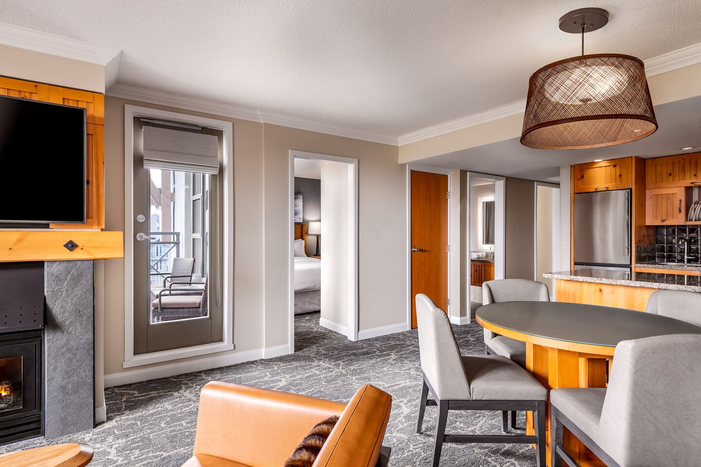 ysewi-two-bedroom-suite-2579-hor-clsc