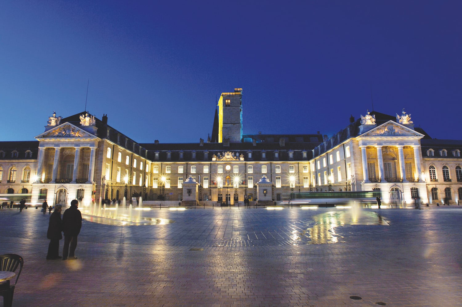 7418-dijon-place-de-la-liberation-copyright-office-de-tourisme-de-dijon-atelier-demoulin