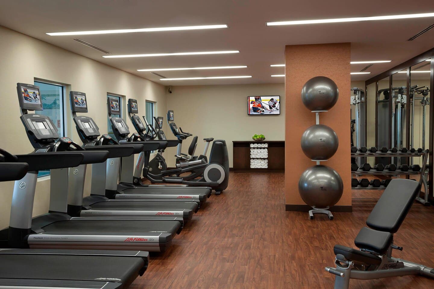 iagnf-fitness-0047-hor-clsc