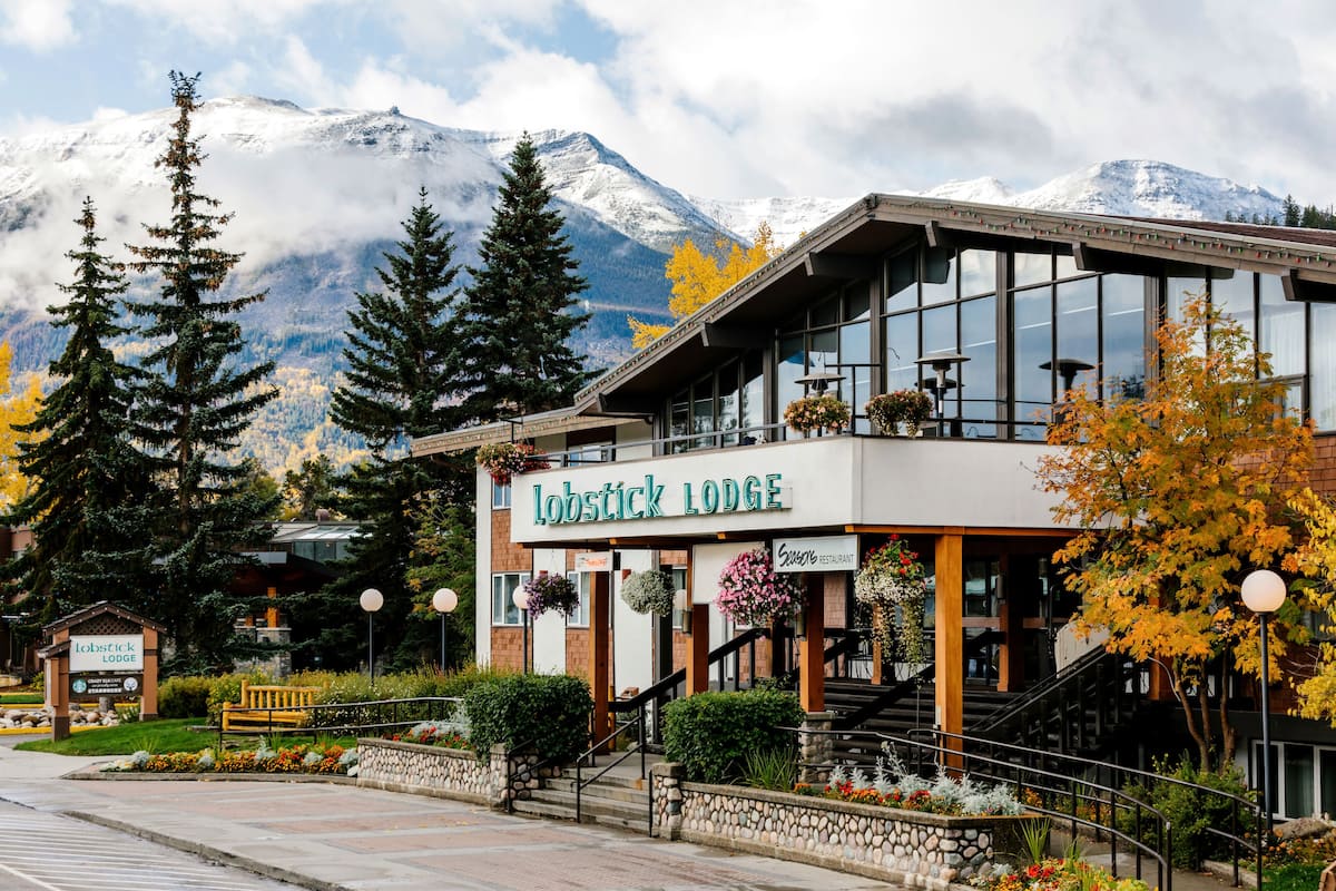 Lobstick Lodge hotel in Jasper 1