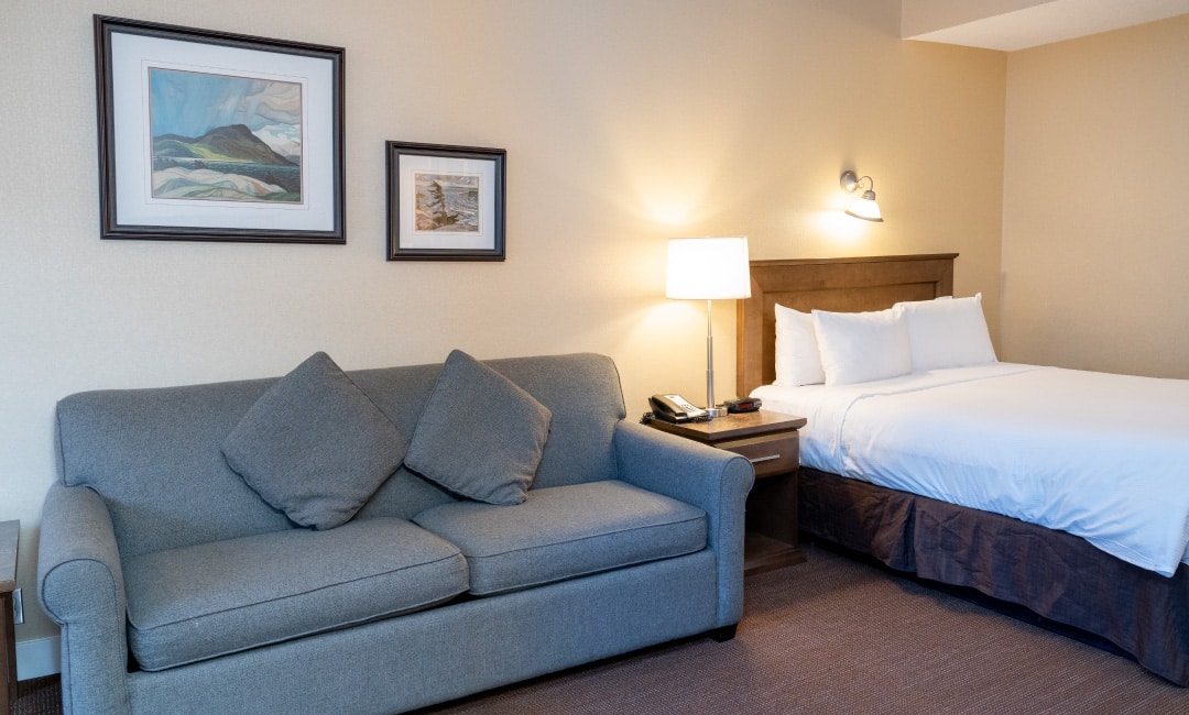 IMI-7-SuperiorRoom2Beds