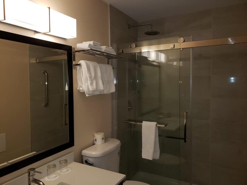 Studio-Bathroom-860x645