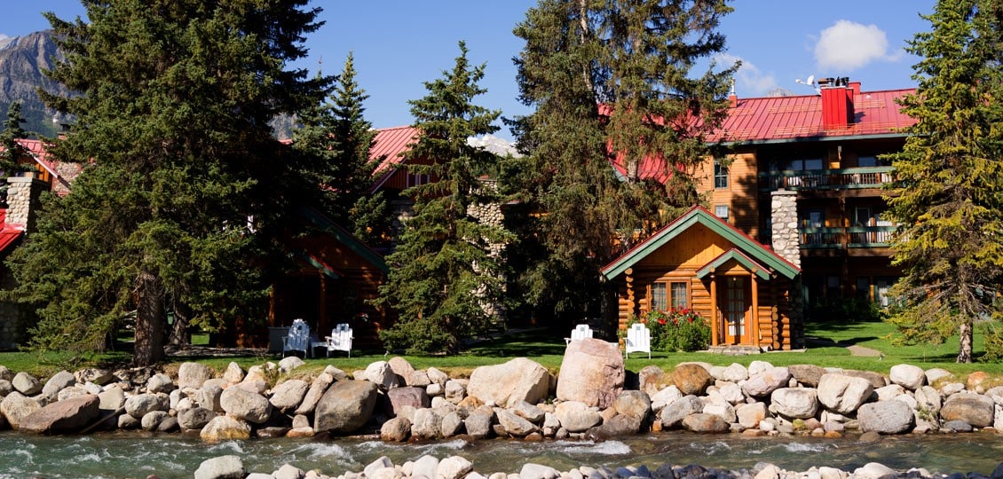 whitehorn-cabin-exterior-1130x540