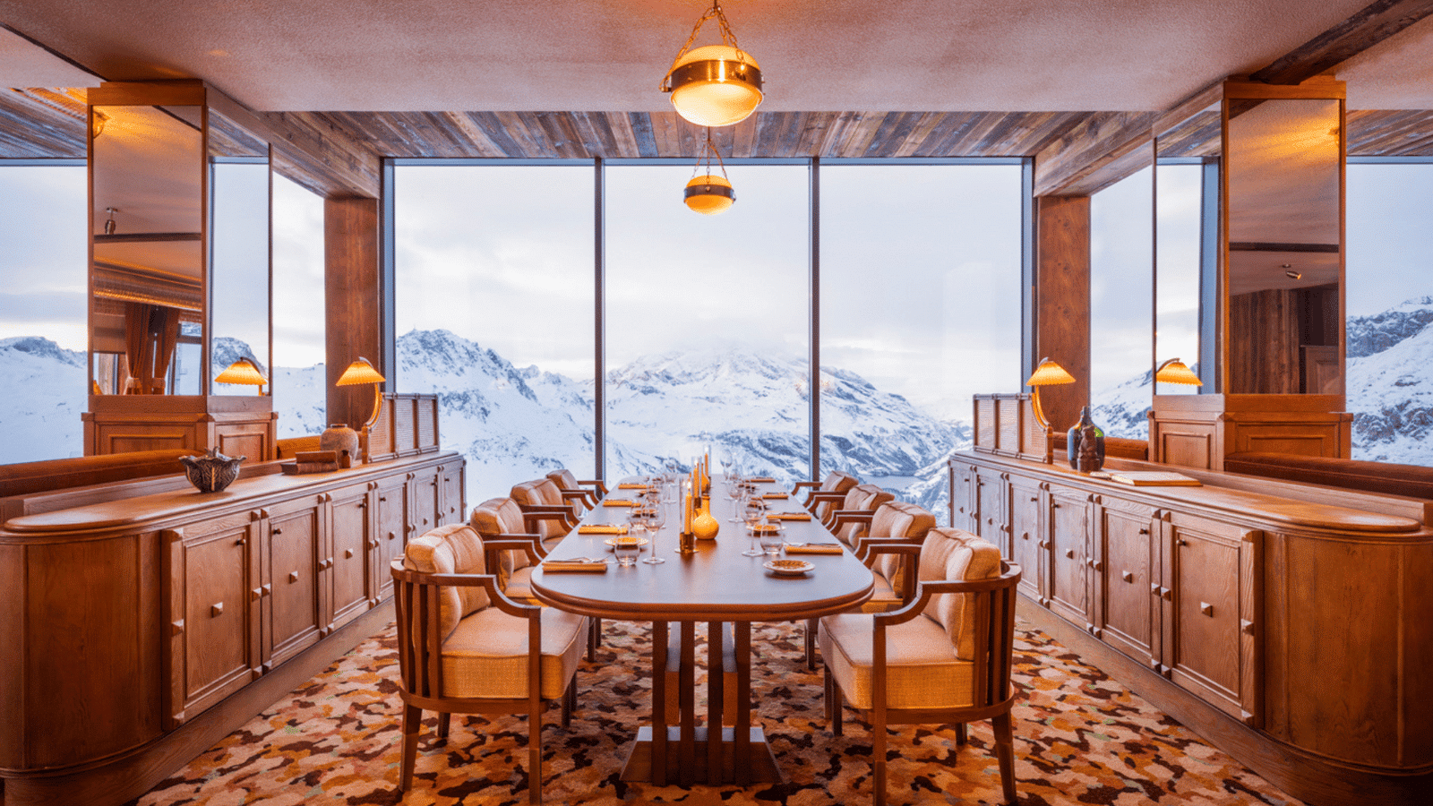 61b9f87703283f6cd449833e_Refuge de Solaise _ restaurants & bars-p-1600