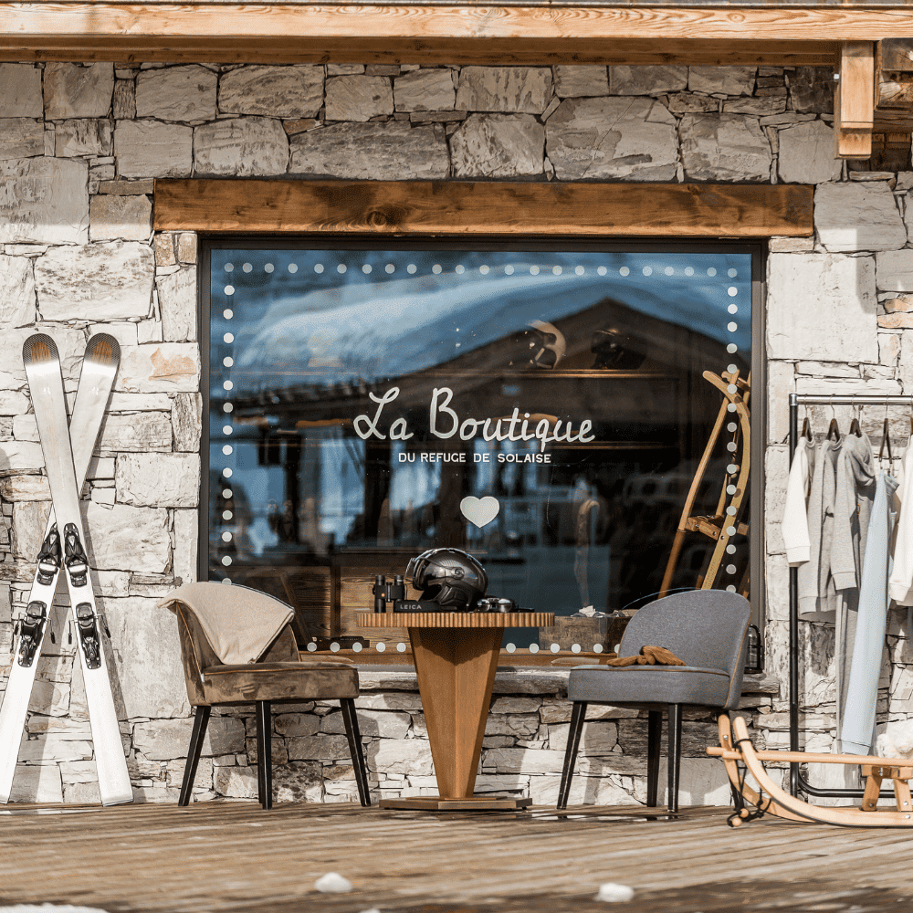 623c9938960ed21123a221bc_BOUTIQUE REFUGE