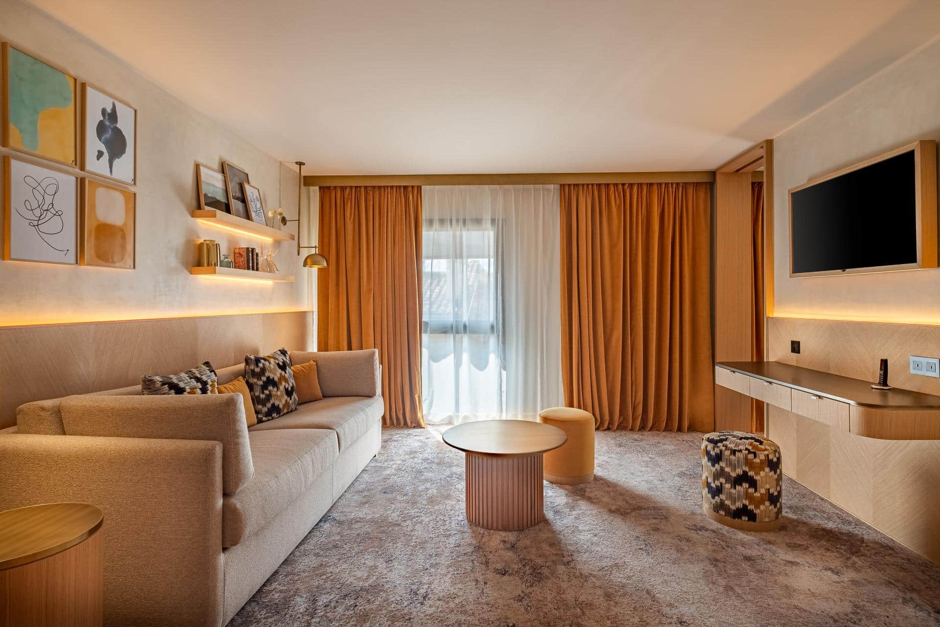 hotel-le-burdigala-suite-161869-1920-1080-landscape