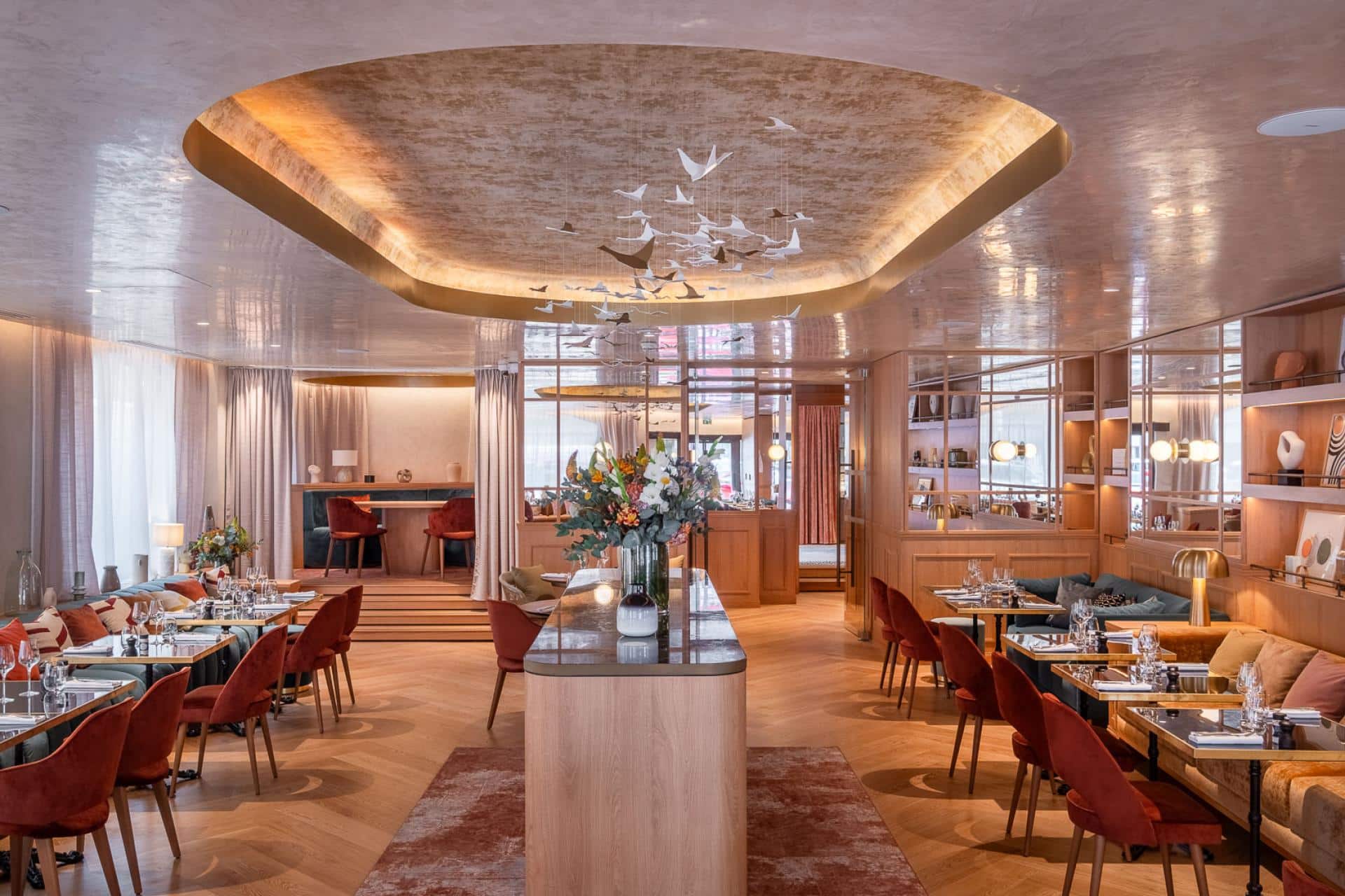 madame-b-le-restaurant-190251-1920-1080-landscape