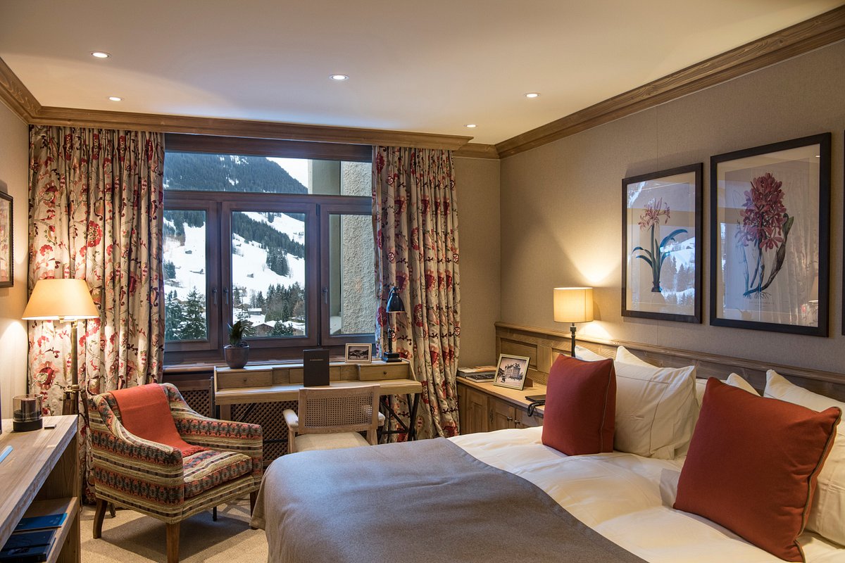 cosy-room-mountain-view