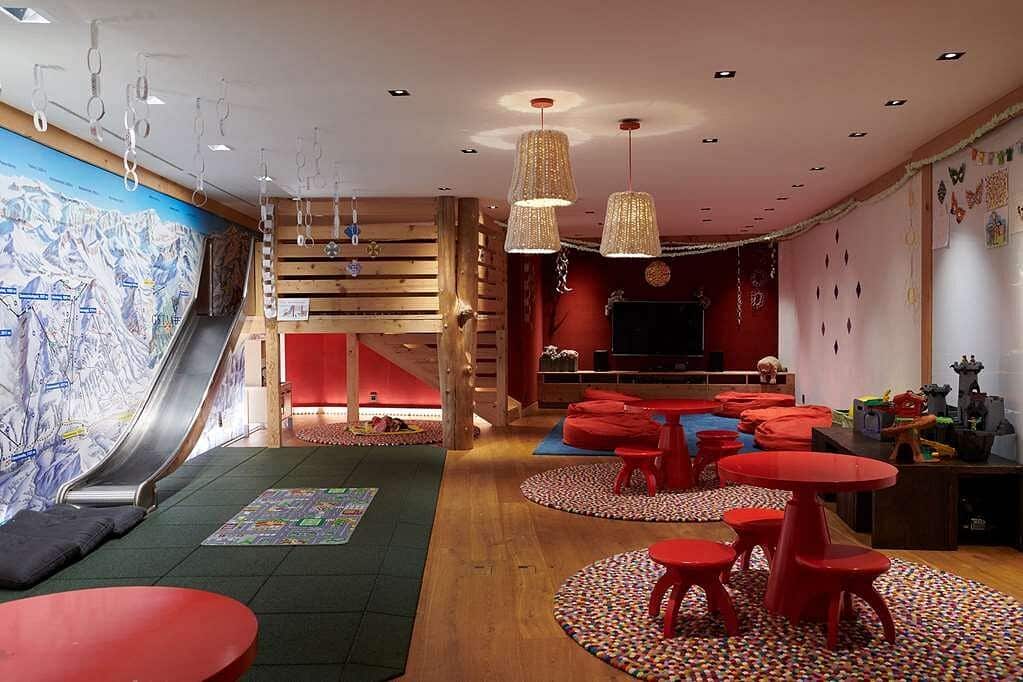 thealpinagstaad-treehouseclub