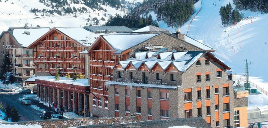SportVillageHotel-Soldeu-AndorraTravelServiceExtHigh2-900x430