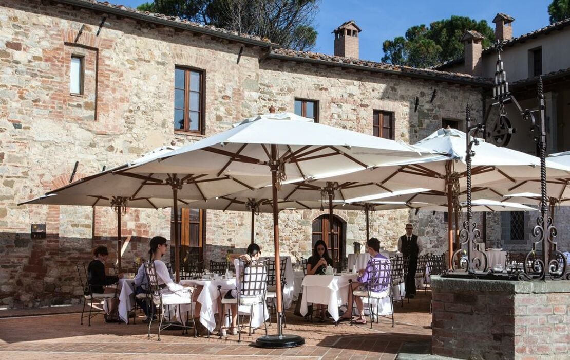 castel-monastero-castelnuovo-berardenga-071-75370-1110x700